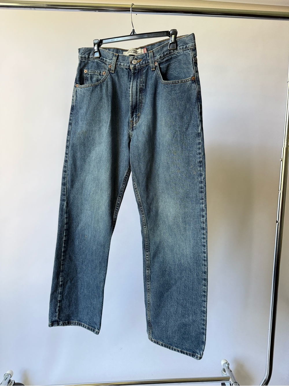 Levi's Men's Relaxed Blue Denim Jeans - Classic Casual Fit